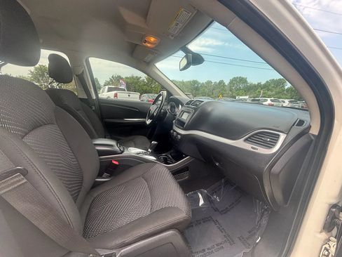 Used 2020 Dodge Journey SE w/ SE Popular Equipment Group FWD image 25