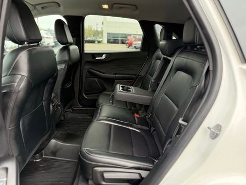 Used 2023 Ford Escape Platinum AWD/4WD image 17