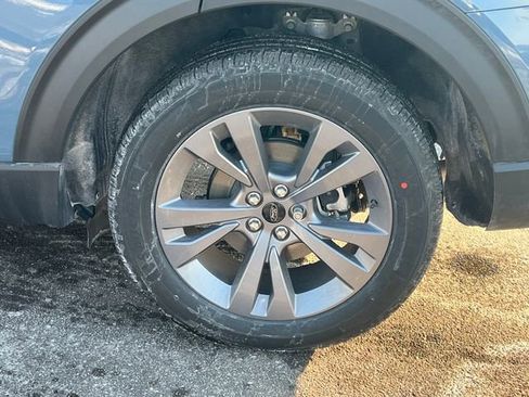 Used 2026 Ford Explorer Active w/ Active Comfort Package image 12