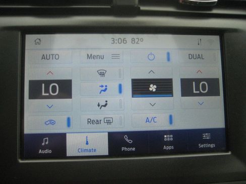 Used 2020 Ford Fusion SE FWD image 24