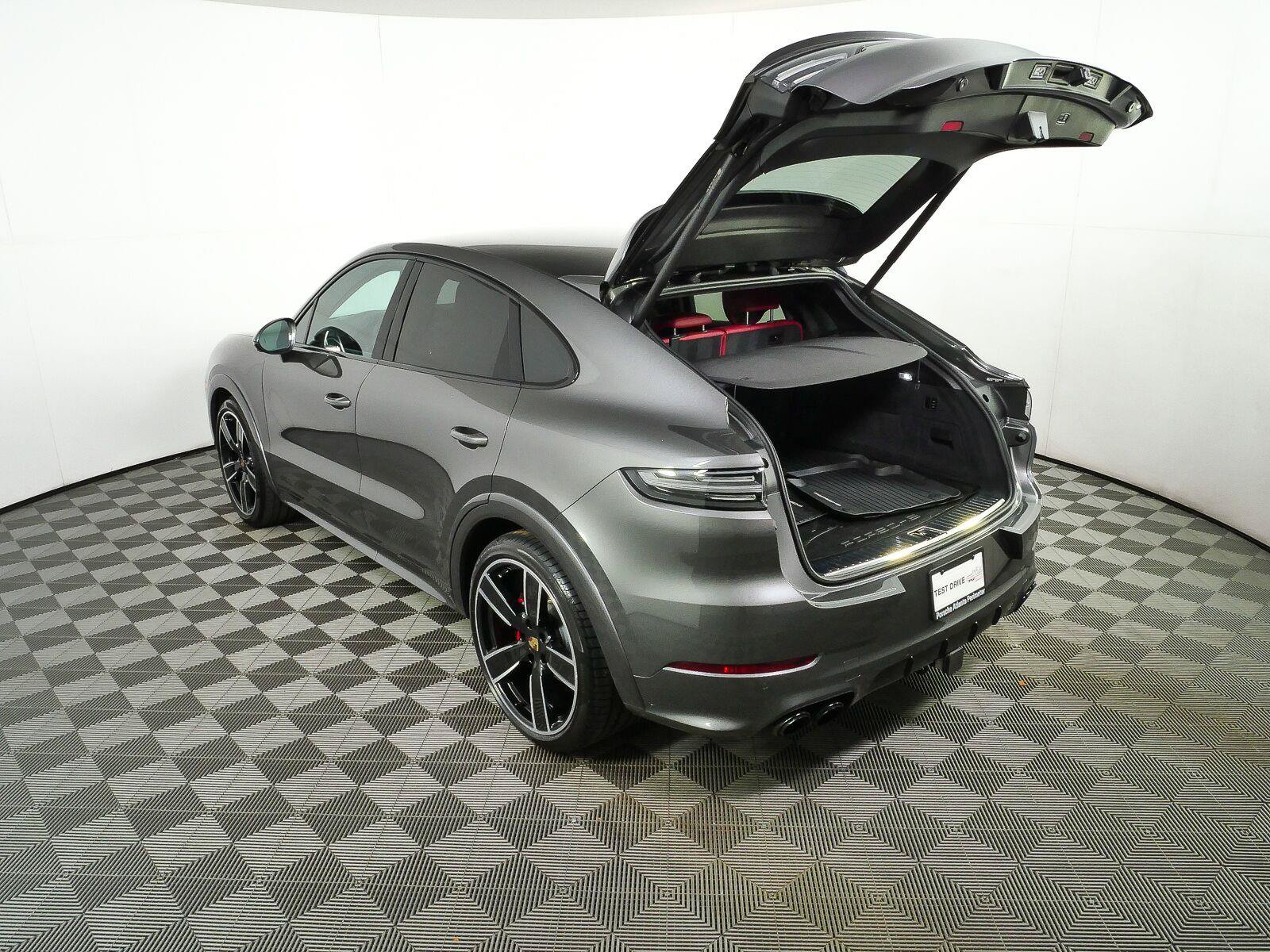 Certified 2023 Porsche Cayenne GTS AWD/4WD image 26