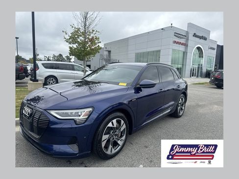 Used 2022 Audi e-tron Premium w/ Convenience Plus Package AWD/4WD image 1