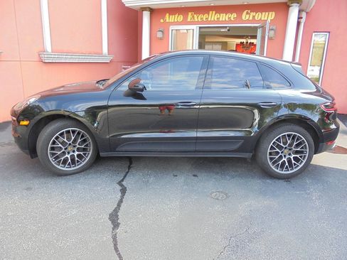 Used 2018 Porsche Macan GTS AWD/4WD image 3