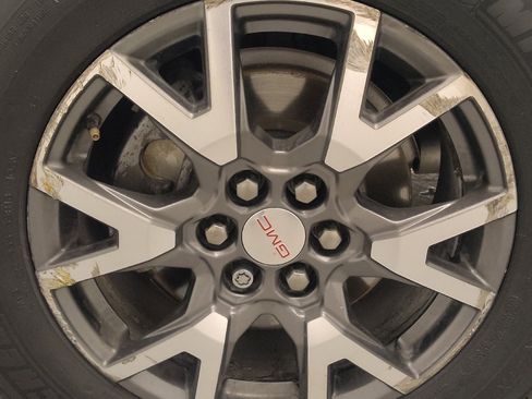Used 2020 GMC Acadia SLE FWD image 31