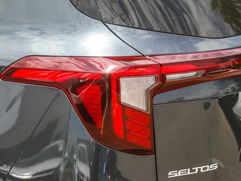 Used 2024 Kia Seltos S FWD image 11