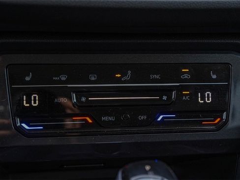 New 2024 Volkswagen Tiguan SE image 20