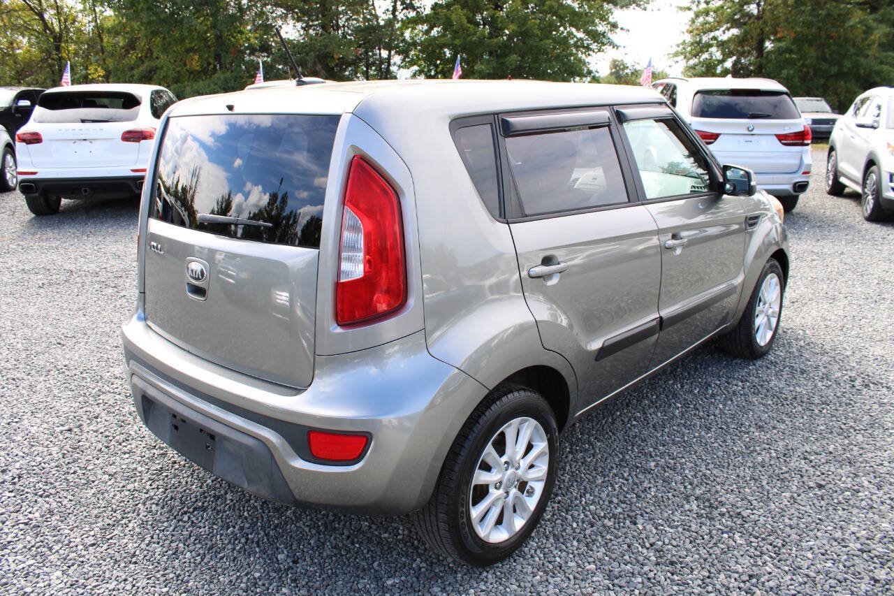 Used 2013 Kia Soul + FWD image 6