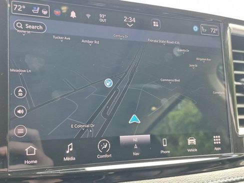 Used 2023 Chrysler Pacifica Limited FWD image 17