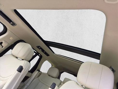 Used 2024 Land Rover Range Rover SE AWD/4WD image 13