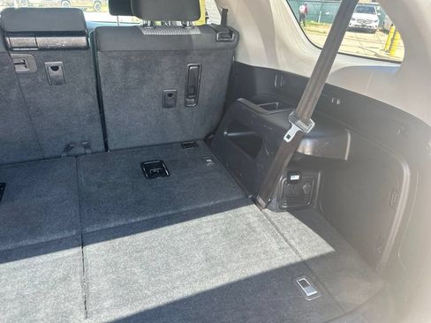 Used 2019 Toyota 4Runner SR5 AWD/4WD image 23