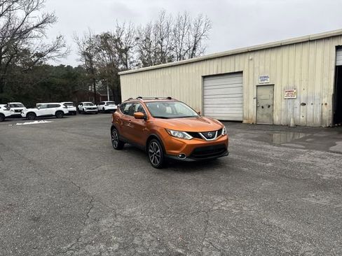 Used 2017 Nissan Rogue Sport SL w/ SL Premium Package image 3