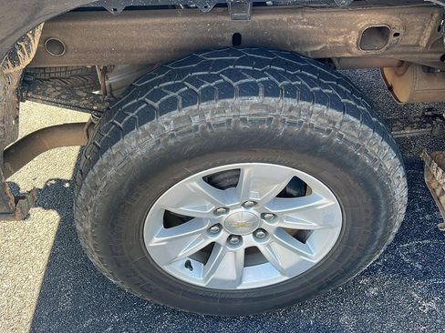 Used 2021 Chevrolet Silverado 1500 LT image 12