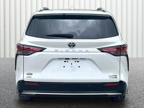 Used 2022 Toyota Sienna Limited AWD/4WD image 4