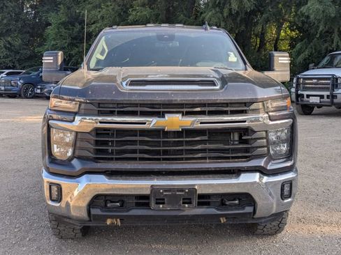 Used 2024 Chevrolet Silverado 2500 LT w/ Convenience Package AWD/4WD image 9
