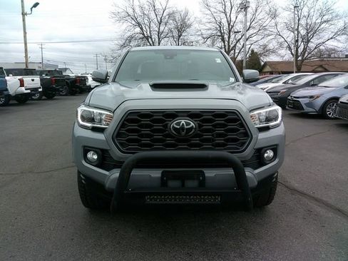 Used 2021 Toyota Tacoma TRD Sport w/ TRD Premium Sport Package AWD/4WD image 8