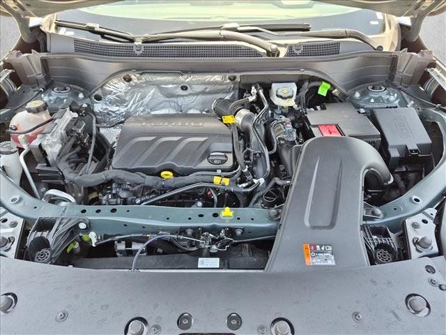 Used 2025 Chevrolet Trax LT w/ LT Convenience Package FWD image 21