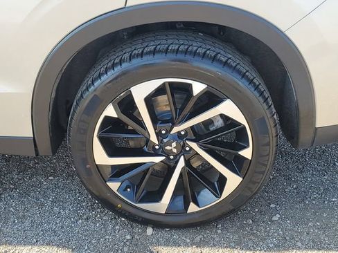 Used 2022 Mitsubishi Outlander ES AWD/4WD image 5