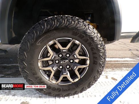 Used 2024 Chevrolet Colorado ZR2 w/ Technology Package image 11