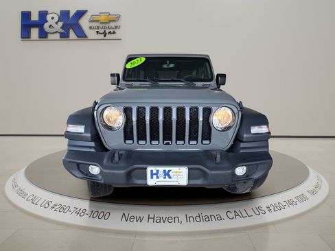 Used 2023 Jeep Wrangler Altitude image 2