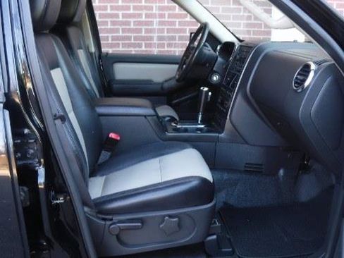 Used 2007 Ford Explorer Sport Trac Limited image 6