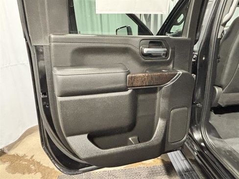 Certified 2023 GMC Sierra 3500 Denali w/ Denali Black Diamond Edition image 32