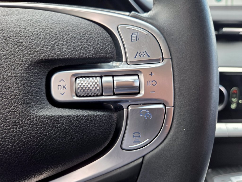 Used 2025 Genesis GV70 2.5T AWD/4WD image 21