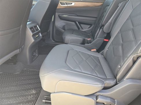 New 2026 Volkswagen Atlas SE image 21