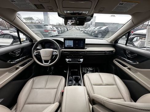 Certified 2024 Lincoln Corsair AWD w/ Equipment Group 101A image 3