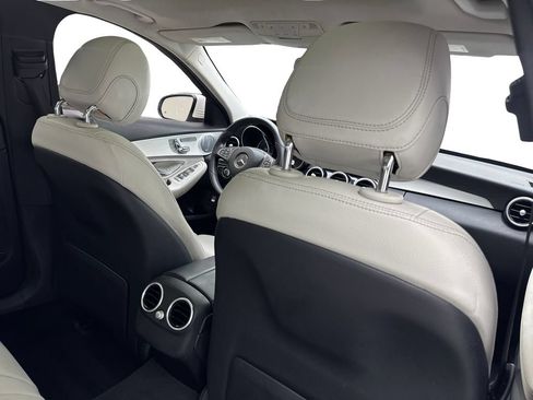 Used 2016 Mercedes-Benz C 300 4MATIC Sedan image 40