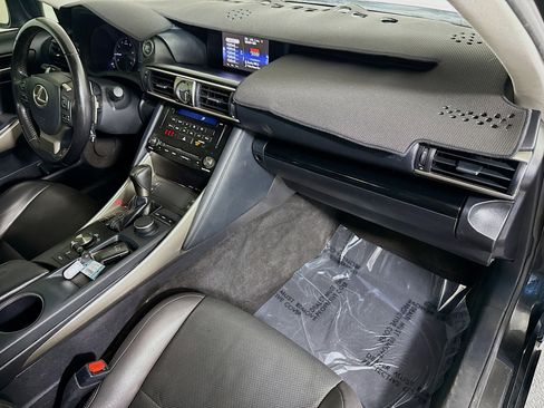 Used 2018 Lexus IS 300 w/ Premium Package image 30