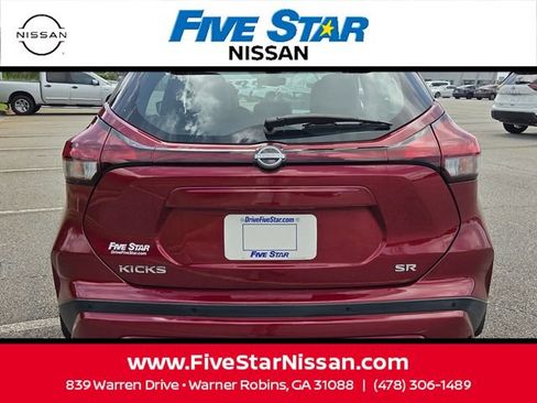 Used 2023 Nissan Kicks SR w/ SR Premium Package FWD image 9
