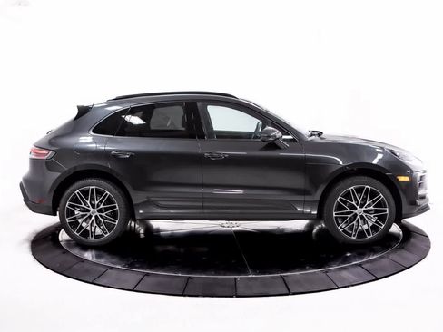 Certified 2026 Porsche Macan image 8