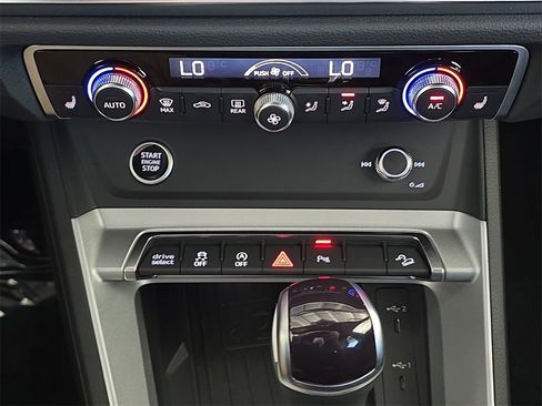 Certified 2025 Audi Q3 2.0T Premium w/ Convenience Package image 20