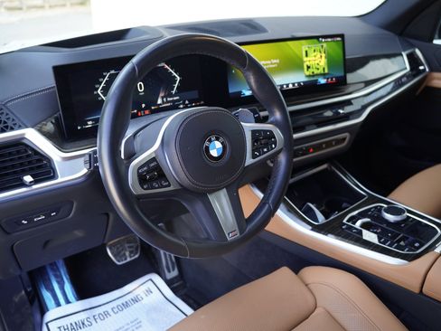 Used 2024 BMW X5 sDrive40i w/ M Sport Package RWD image 3