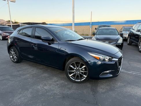 Used 2018 MAZDA MAZDA3 Touring image 5
