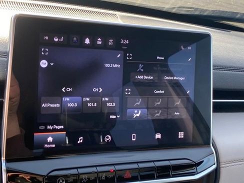 Used 2022 Jeep Compass Limited image 11