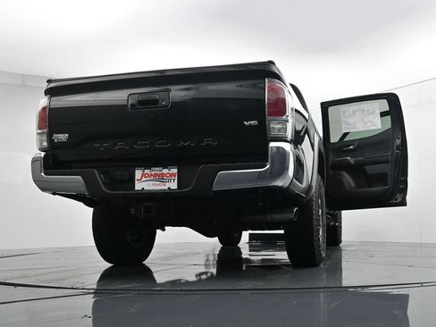 Used 2023 Toyota Tacoma TRD Off-Road AWD/4WD image 44