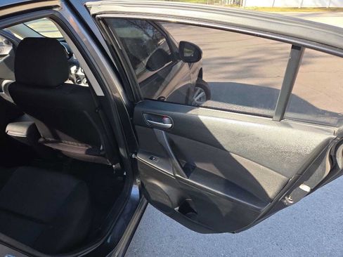 Used 2012 MAZDA MAZDA3 i Touring FWD image 9