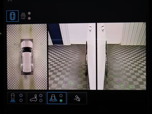 Used 2025 GMC Yukon Elevation w/ Elevation Premium Package image 24