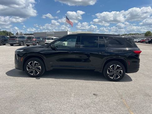 Used 2025 Buick Enclave Sport Touring w/ Power Package FWD image 6