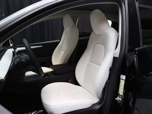 Used 2023 Tesla Model Y Performance image 50