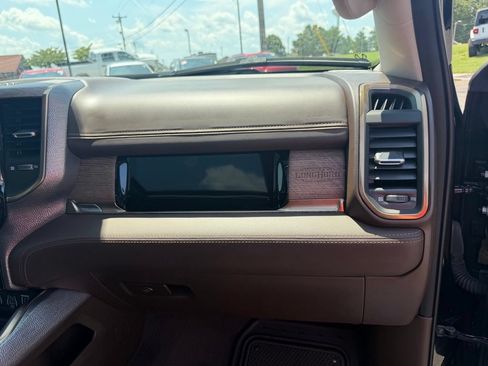 Used 2025 RAM 1500 Limited AWD/4WD image 36