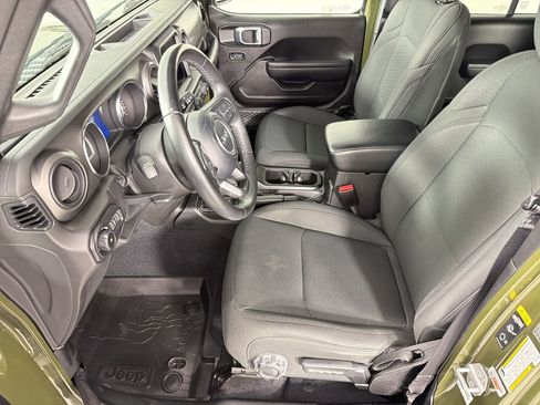 Used 2022 Jeep Wrangler Unlimited Willys image 5