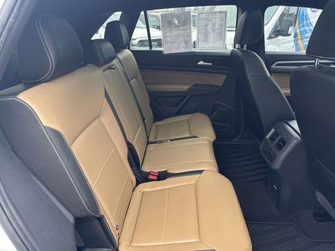Used 2022 Volkswagen Atlas Cross Sport SE image 33