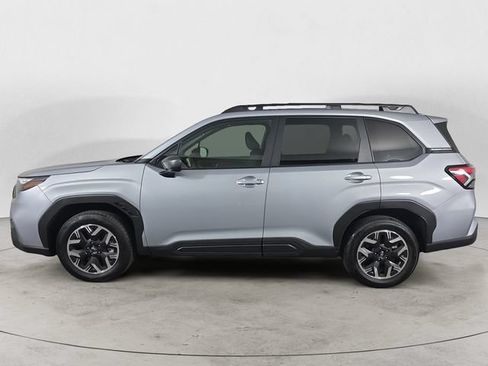 Certified 2025 Subaru Forester Premium AWD/4WD image 2