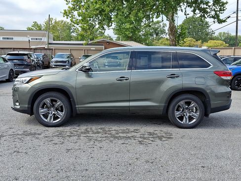 Used 2017 Toyota Highlander Limited Platinum AWD/4WD image 8
