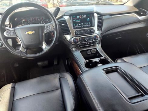 Used 2020 Chevrolet Suburban LT image 34