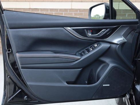 Used 2020 Subaru Crosstrek 2.0i Limited w/ Moonroof Package w/Navigation AWD/4WD image 16