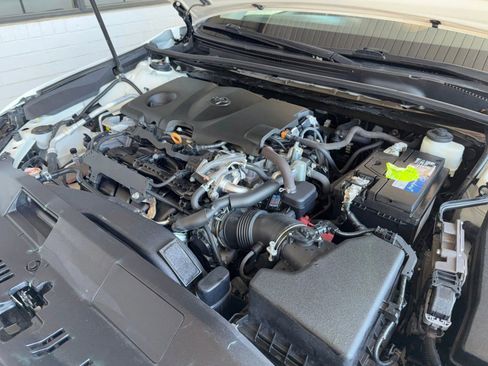 Used 2020 Toyota Camry LE FWD image 14