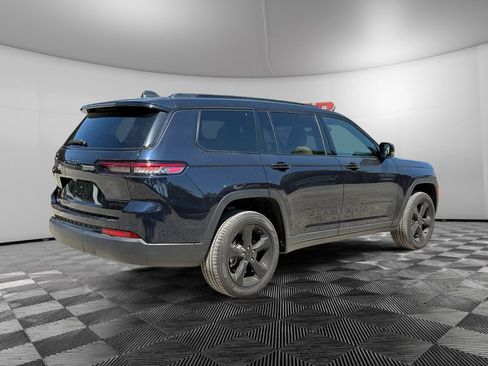 Used 2024 Jeep Grand Cherokee L Limited w/ Black Appearance Package RWD image 5